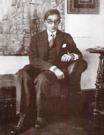 12 Poemas de Konstantinos Kavafis, Κωνσταντίνος Καβάφης (3)