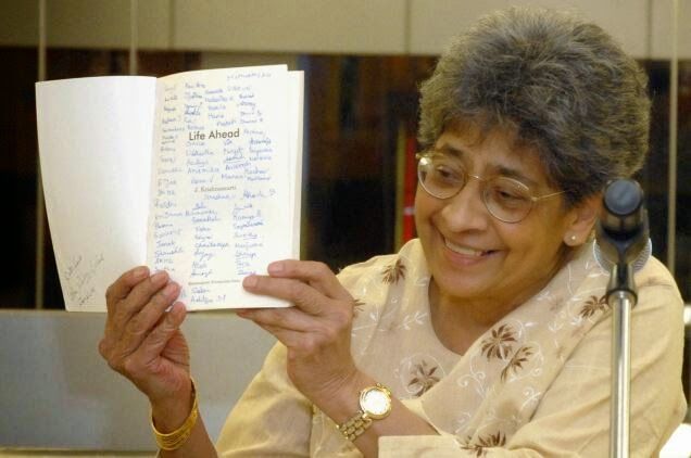 Suniti Namjoshi — 2 Poemas y una fábula de Suniti Namjoshi (3)