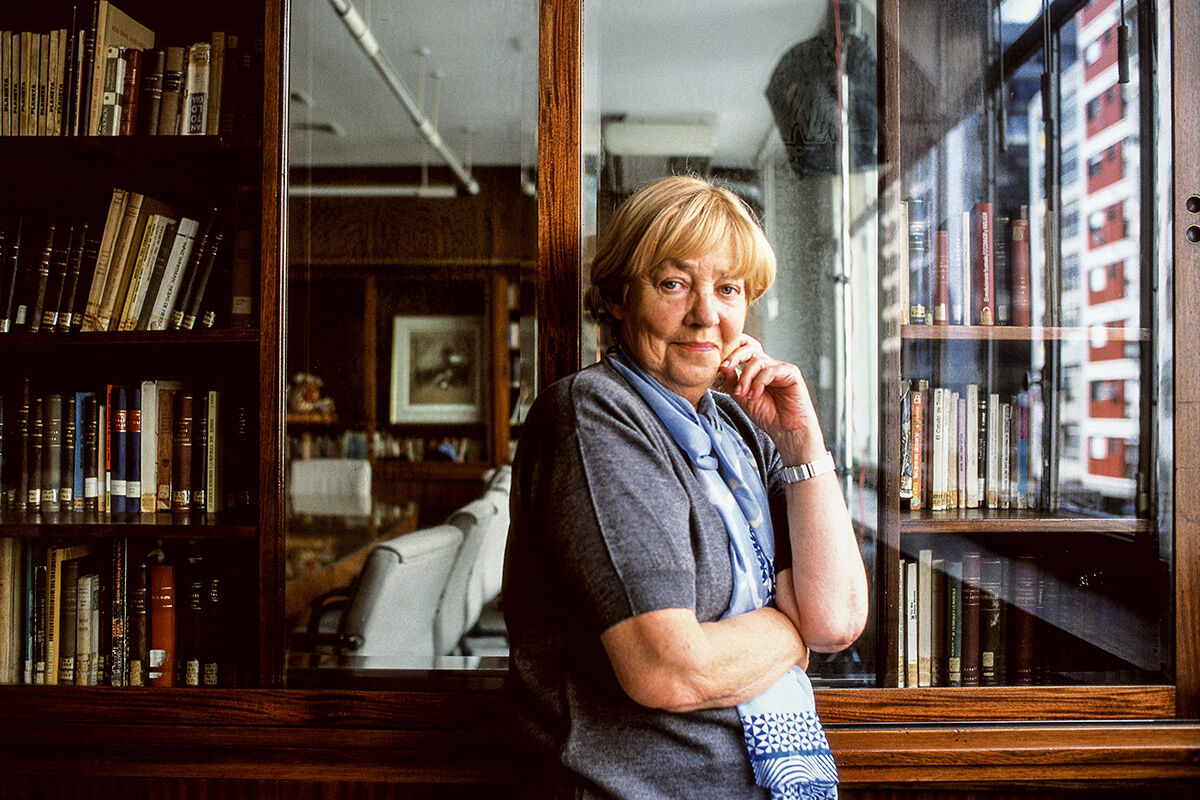 Cantautoras/es — 14 Poemas de María Elena Walsh (13)
