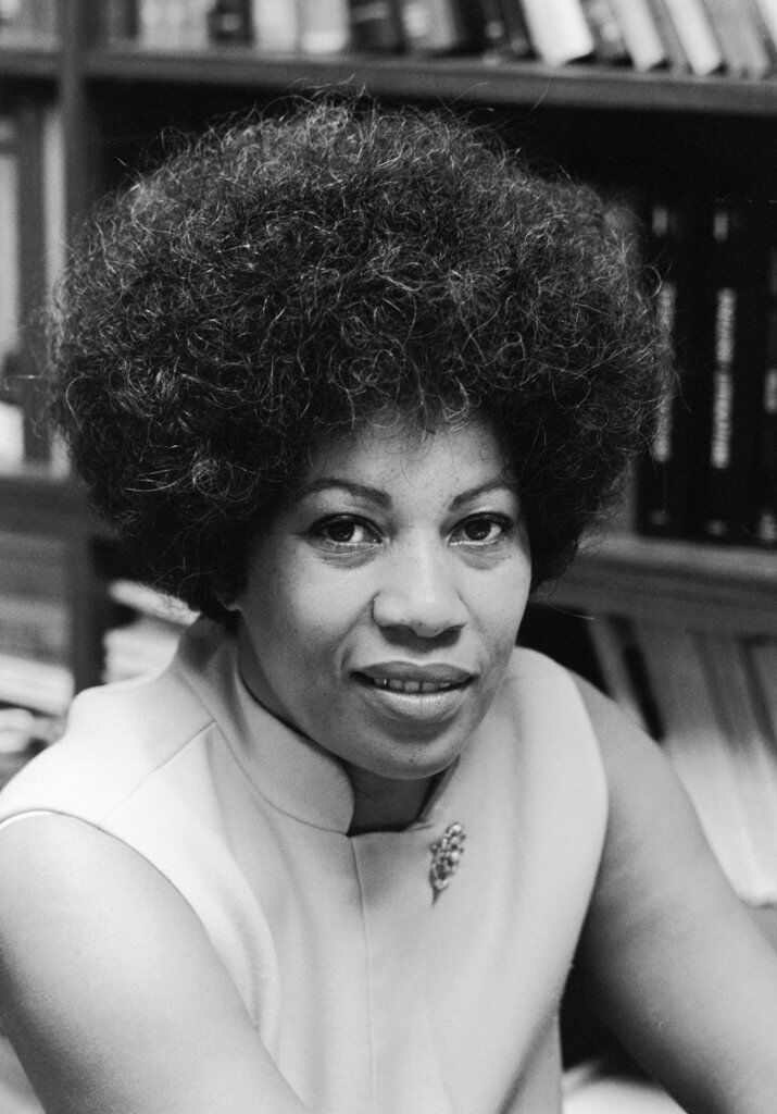 Las Imprescindibles — 3 Poemas y un cuento de Toni Morrison