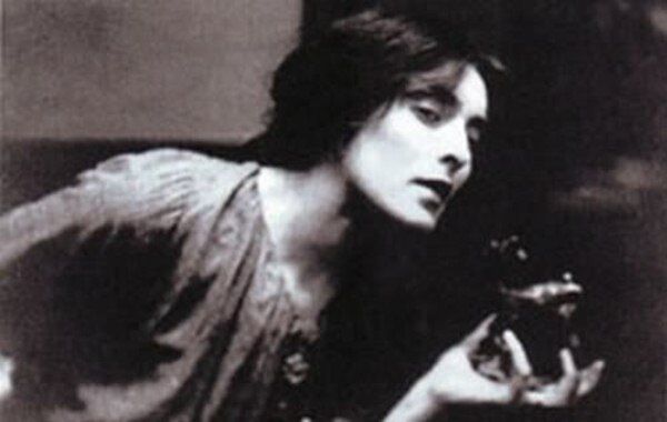 8 Poemas de Mina Loy